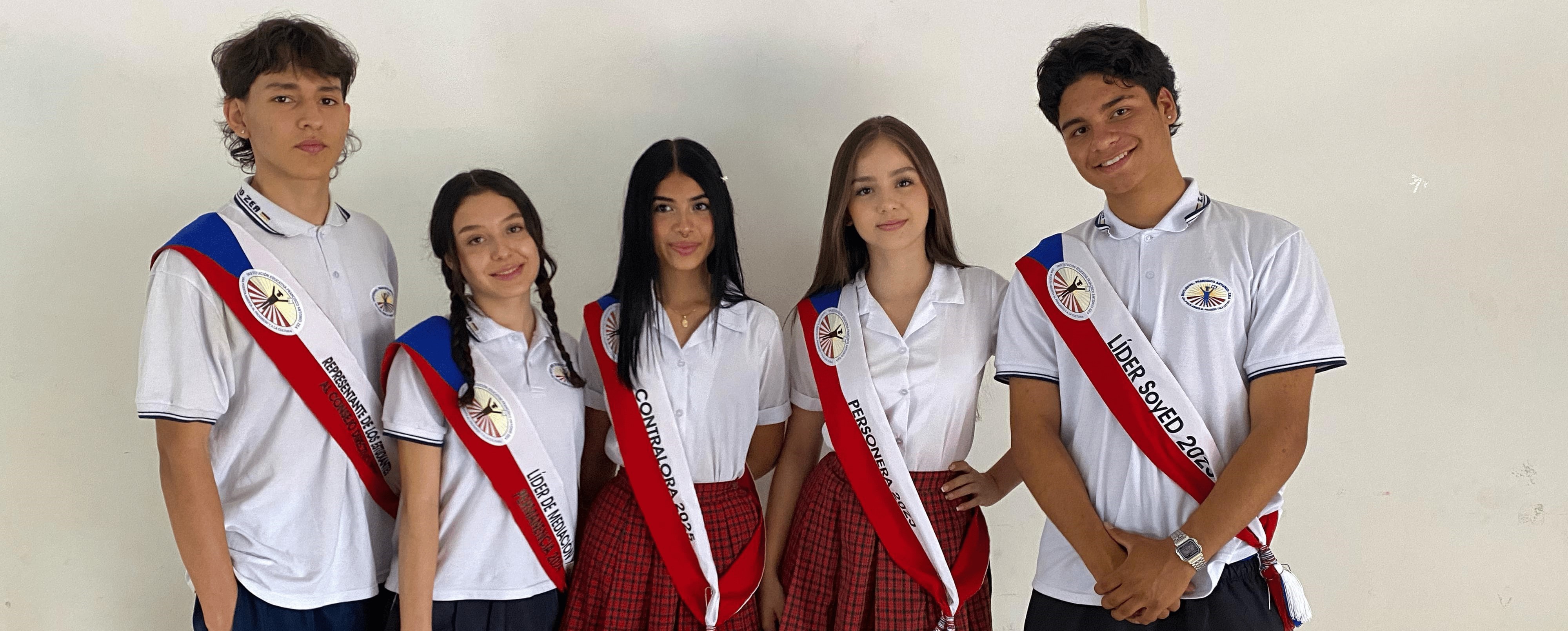 Gobierno escolar año 2025, en la posesión y toma de juramente del Personero Estudiantil. Contralora, Representante de los Estudiantes, Líder de Medicación, y Líder SoyED. Quienes asumieron con responsabilidad el cargo.